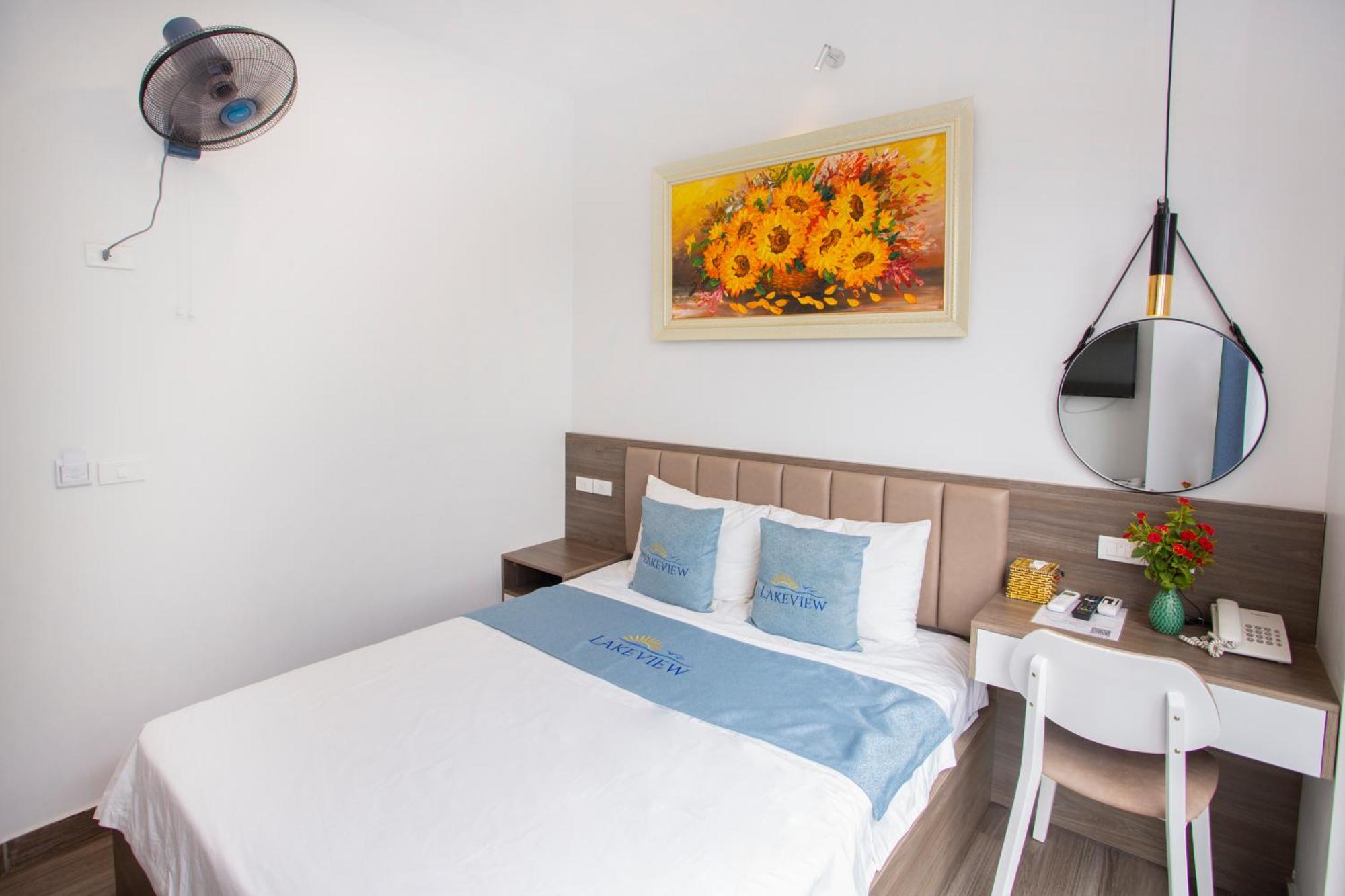 Lake View Hotel Hanoi Exterior photo